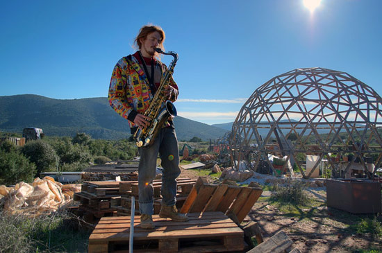 Raph (Jedi academy) waking us up with the saxaphone