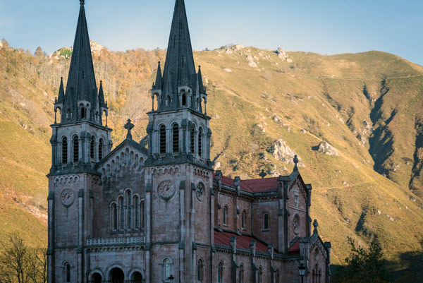 picos-de-europa-covadonga-monastery