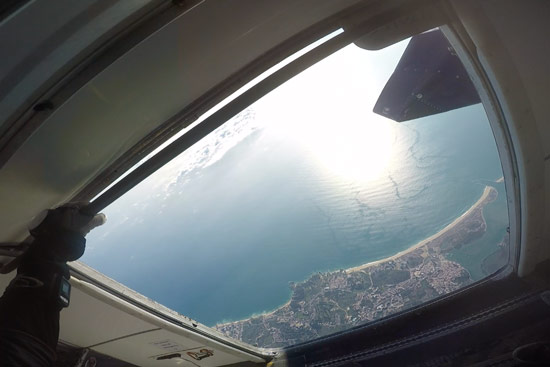 skydive-algarve-portugal-plane-door