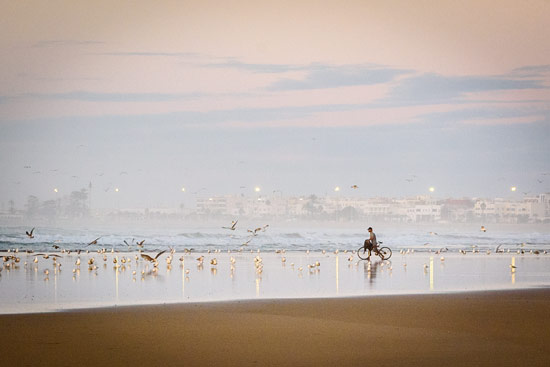 morocco-essaouira-campervan-mist-sea-beach