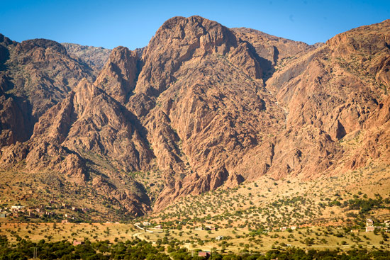 tafraoute-morocco-by-campervan-lions-head