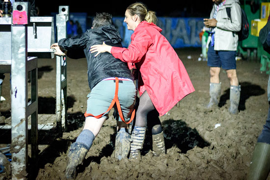 glastonbury-festival-2016-by-campervan-mud3