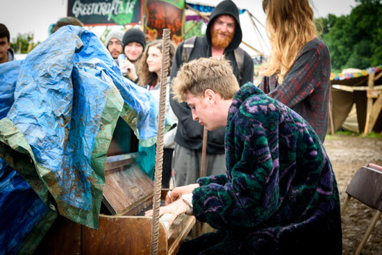 glastonbury-festival-2016-by-campervan-piano
