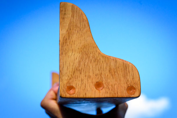 diy-campervan-shelves-from-pallets-4